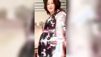 Married Milf Flashing Her Big Boobs On Camera For The First Time