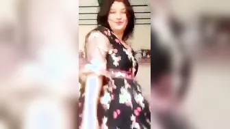 Married Milf Flashing Her Big Boobs On Camera For The First Time