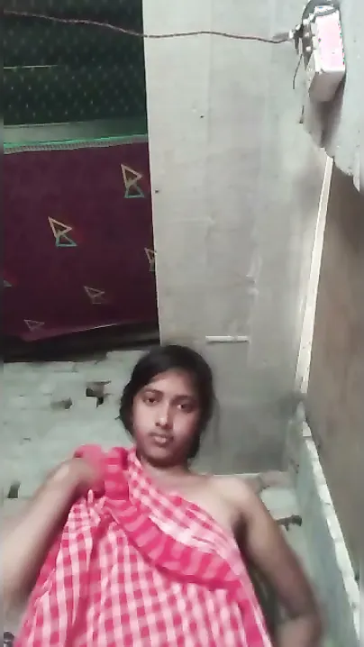 Indian GF Flashing Boobs While Changing Dress At Home