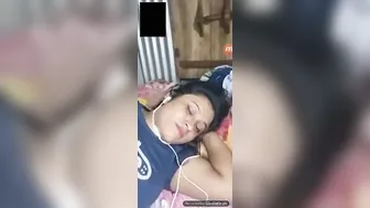 Poor Desi Girl From Slums Stripping On Video Call For Money