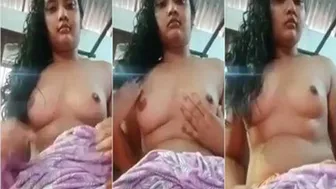 Sweet Desi GF Revealing Soft Milky Boobs For Lover