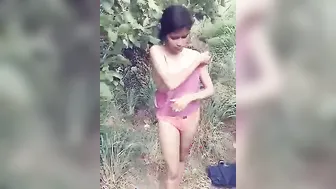 Tamil Cutie Going Topless For Her Lover In The Open Outdoors