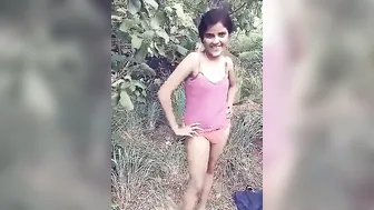 Tamil Cutie Going Topless For Her Lover In The Open Outdoors