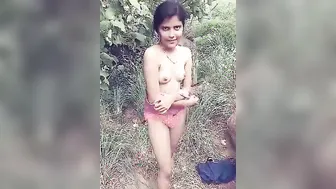 Tamil Cutie Going Topless For Her Lover In The Open Outdoors