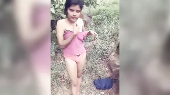 Tamil Cutie Going Topless For Her Lover In The Open Outdoors