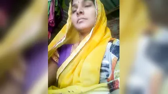 Bihari Bhabhi Spreading Legs Showing Her Wet Pussy Closeup