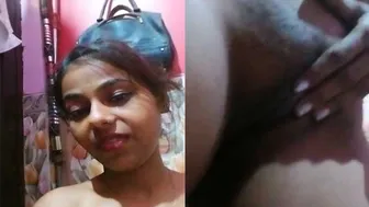 Naughty Babe Recording Herself Showing Off Boobs And Pussy