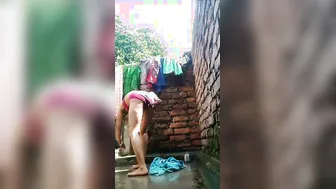 Bhabhi Bathing Completely Nude In Open Backyard Caught On Camera