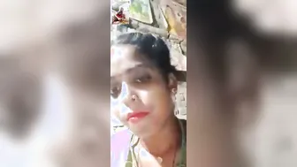 Village Girl Exposing Curves For Her Lover During Video Chat