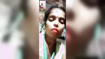 Village Girl Exposing Curves For Her Lover During Video Chat