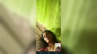 Married Bhabhi Flashing Her Big Tits During Late Night Video Call