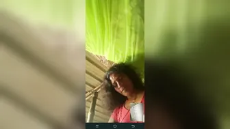 Married Bhabhi Flashing Her Big Tits During Late Night Video Call