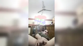 Unsatisfied Married Woman Showing Naked Pussy Wanting More