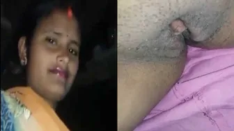 Village Bhabhi Lifting Saree Revealing Her Dripping Wet Pussy