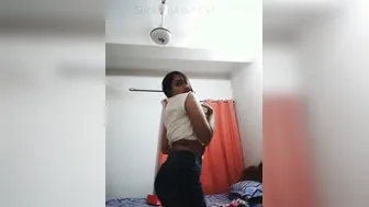 Horny Babe Teasing And Showing Off Her Perfect Round Boobs