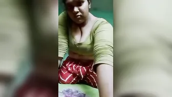 Married Bhabi Showing Her Big Ass Naked On All Fours Tonight