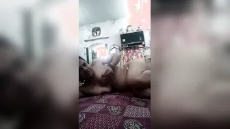 Mature Aunty Taking Naked Selfies And Sharing Them Online