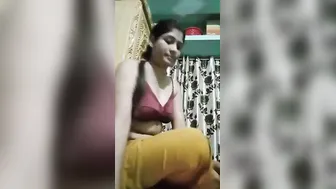 Lonely Milf Sending Me Nude Video Touching Herself At Home