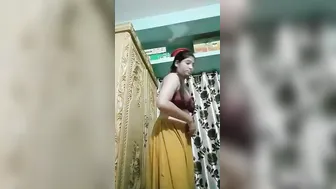 Lonely Milf Sending Me Nude Video Touching Herself At Home