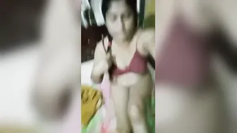 Lonely Milf Sending Me Nude Video Touching Herself At Home