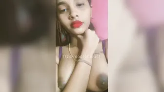 Social Media Babe Showing Perfect Natural Boobs Leaked Video