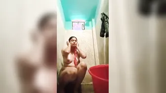 Married Bhabhi Bathing Nude Teasing Me During Special Time