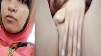 Married Dehati Wife Rubbing Her Wet Pussy In Bedroom Alone