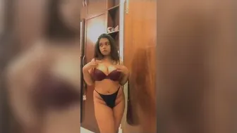 Dhaka College Babe Flashing Her Big Tits In Topless Selfie Clip