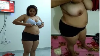 Bengali Bhabhi Unhooking Bra Revealing Huge Melons In Mms Leak
