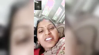 Bhabhi Removing Her Saree And Teasing On Video Call For Lover