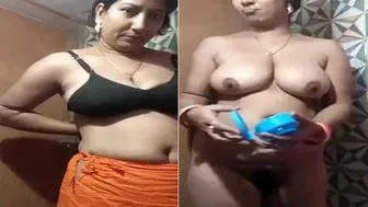 Village Bhabhi Caught Bathing Naked In Her Backyard On Camera