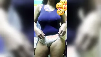 Desi Girl Showing Hard Nipples While Fingering On Webcam Live