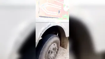 Local Slut Fucking Truck Driver Inside His Truck Captured On Mms