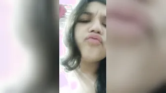 Chubby GF Playing With Her Fat Pussy On Video Call
