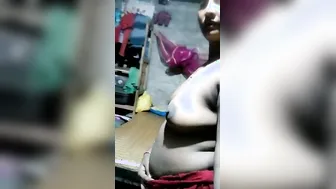 Bengali Married Babe Showing Her Big Boobs Selfie Video Clip