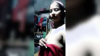 Bengali Married Babe Showing Her Big Boobs Selfie Video Clip