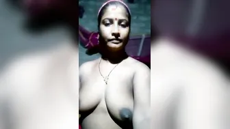 Bengali Married Babe Showing Her Big Boobs Selfie Video Clip