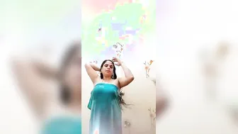 Curvy Aunty Bathing Completely Naked Captured In Bathroom