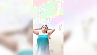 Curvy Aunty Bathing Completely Naked Captured In Bathroom