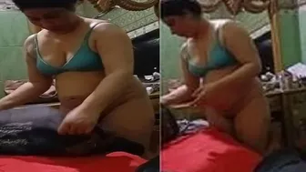Married Woman Flashing Everything While Changing Clothes Fast