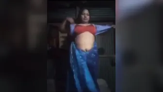 Housewife Unwrapping Her Saree Revealing Big Juicy Tits At Home