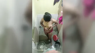 Spying On Neighbor Bathing Nude Catching Her In The Bathroom