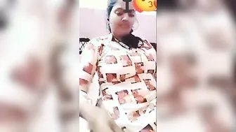 Curvy Bhabhi Exposing Her Private Curves In Leaked Home Video