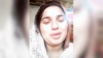 Pashto Bhabhi Teasing With Her Massive Tits In Bedroom Session