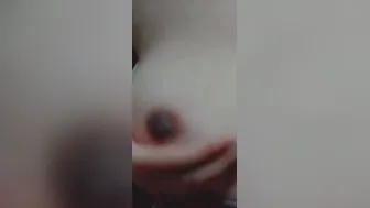Indian Babe Flaunting Her Big Natural Boobs In Selfie Video
