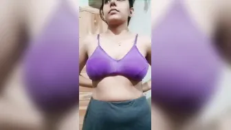 GF Showing Off Her Big Boobs To BF Leaked Online