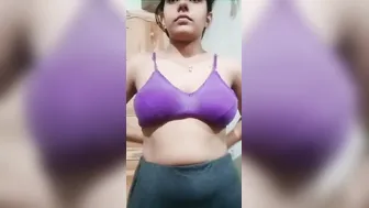 GF Showing Off Her Big Boobs To BF Leaked Online