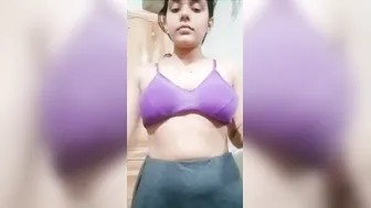 GF Showing Off Her Big Boobs To BF Leaked Online