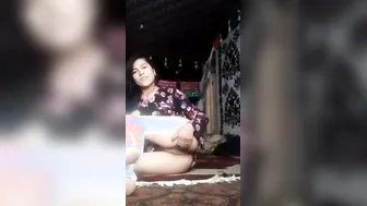 Desi Girl Exposing Her Pussy Taking It Doggy In Leaked Homemade