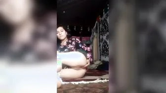 Desi Girl Exposing Her Pussy Taking It Doggy In Leaked Homemade